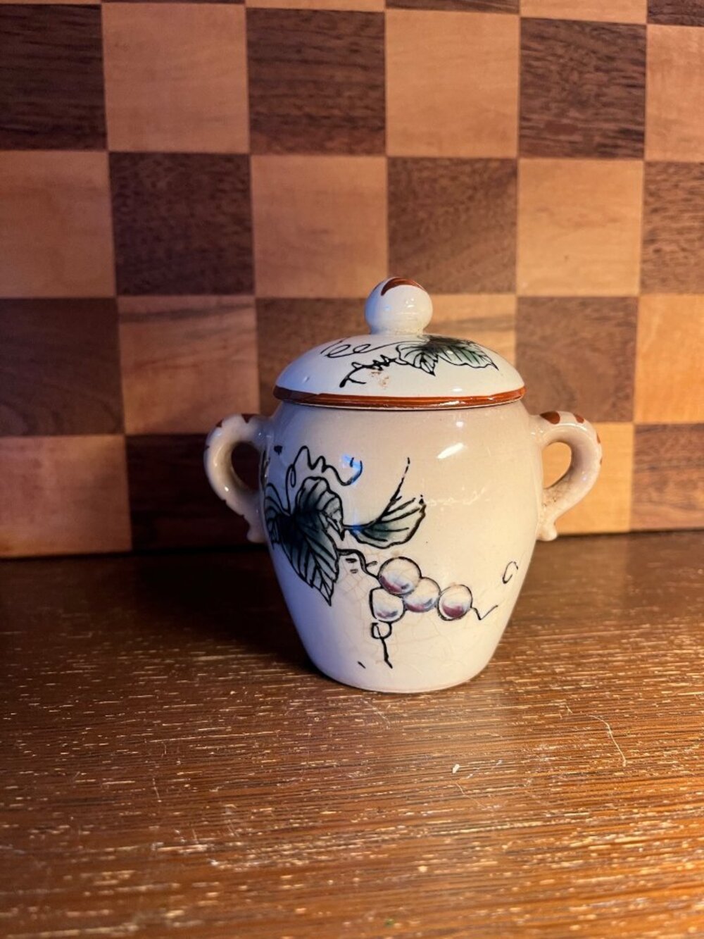 Fransiscan Fresh Fruit Lidded Sugar Bowl A1292, discoloration, chip inside rim